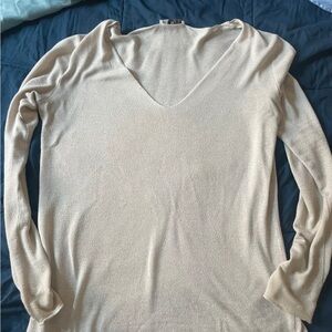 Zara Women's V-Neck Lightweight Sweater in Cream